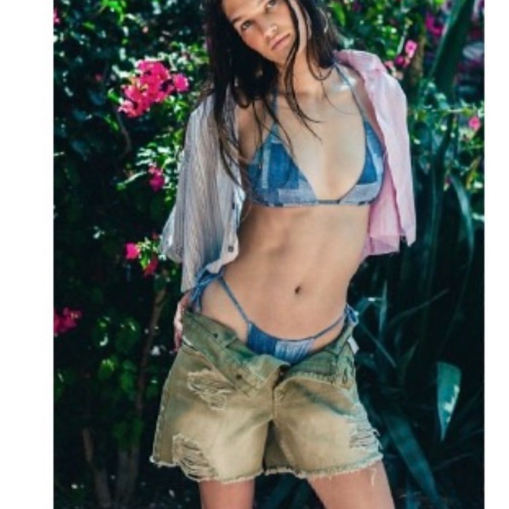 Urban Outfitters BDG dropped rise distressed denim shorts size 27 NWT